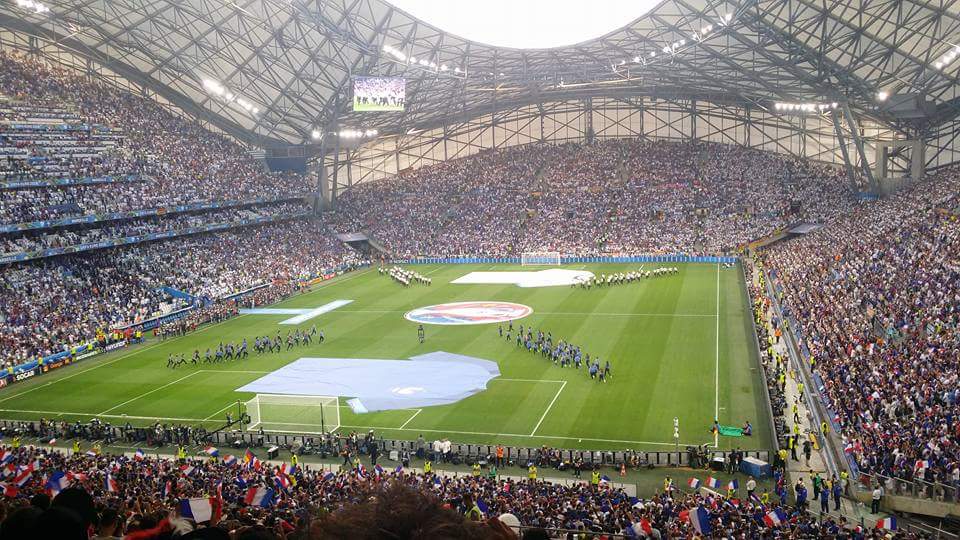 comment remplir un stade de football